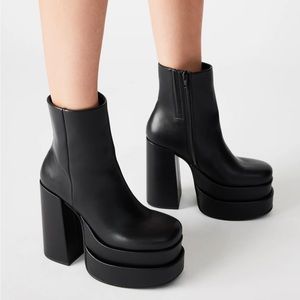 Steve Madden Cobra Boots